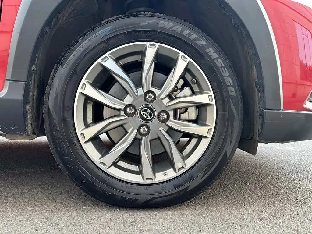 Toyota Yaris L 2022 — фото 23