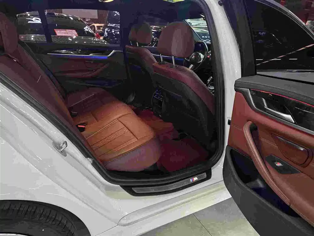 BMW 5 Series 2021 — фото 12