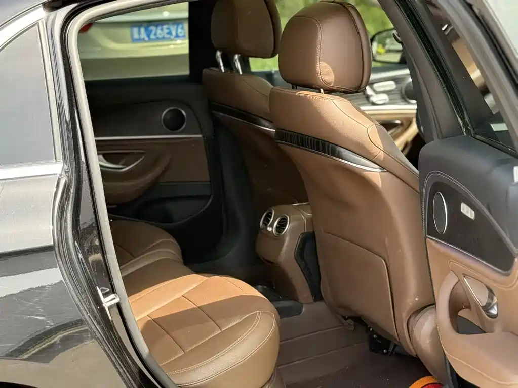 Mercedes-Benz E-Class 2020 — фото 10