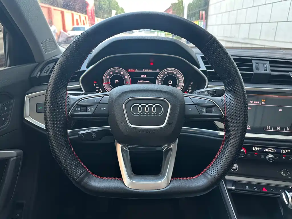 Audi Q3 2022 — фото 8