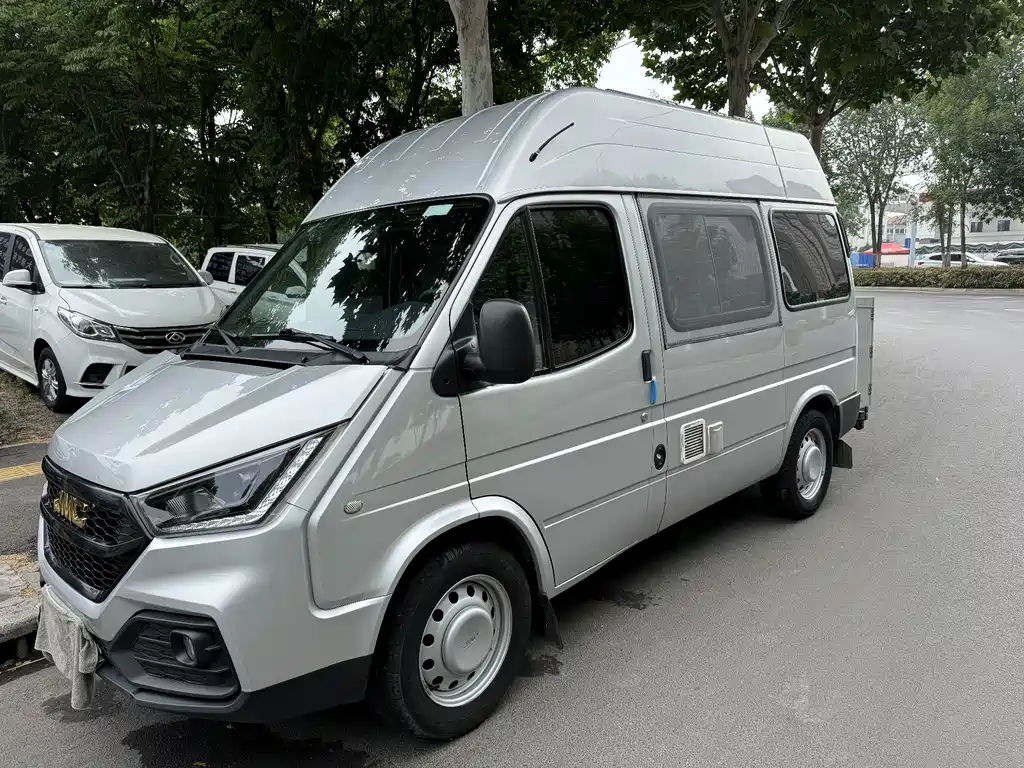 JMC Tesla 2022