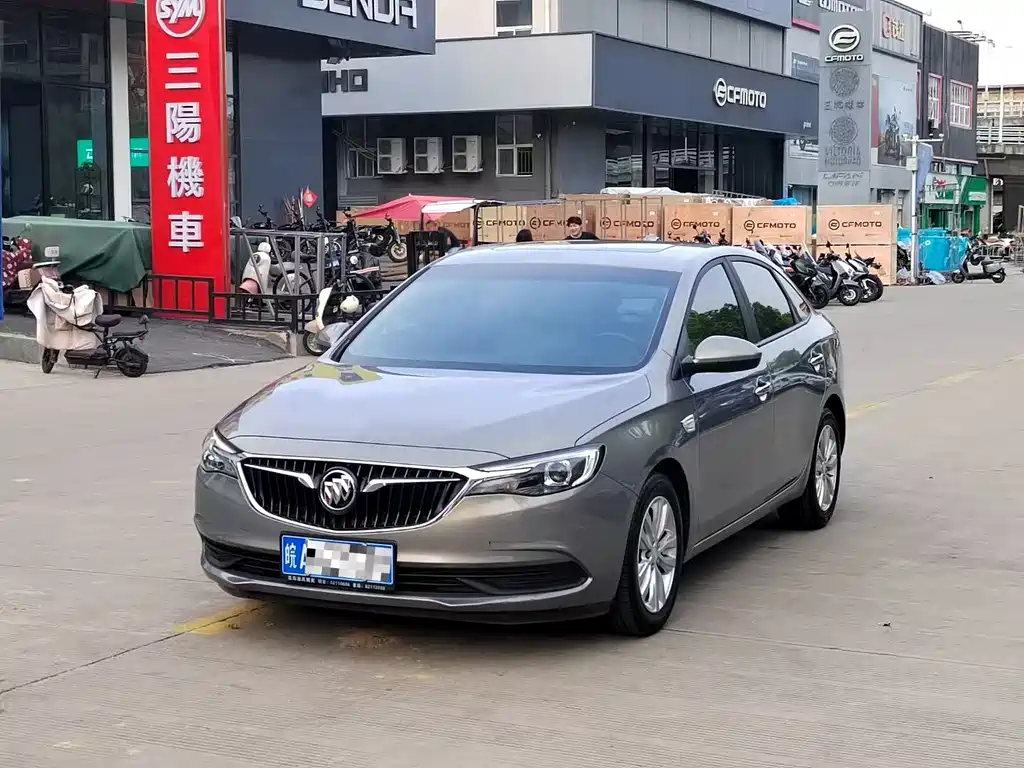 Buick Excelle 2018 — фото 1