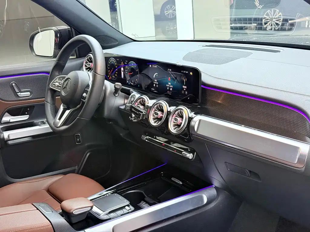 Mercedes-Benz GLB 2021