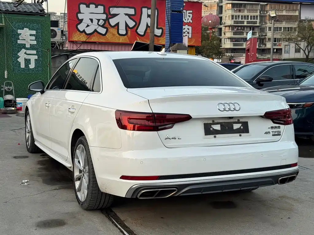 Audi A4L 2019