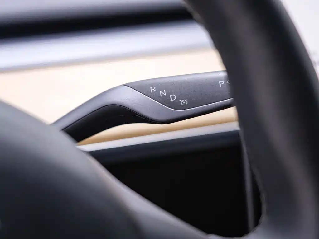 Tesla Model Y 2022 — фото 17