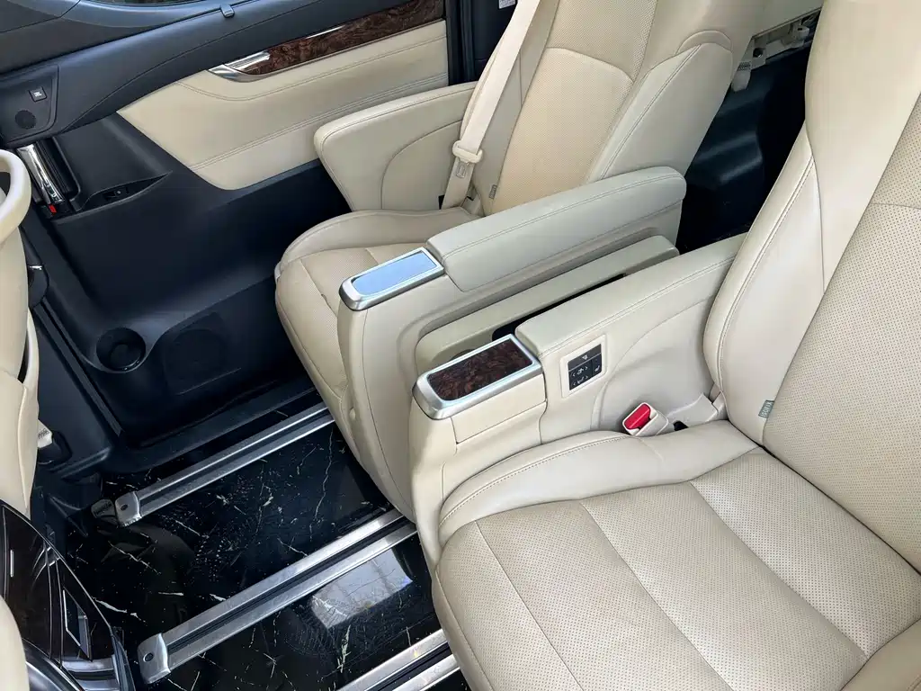 Toyota Alphard 2021 — фото 5