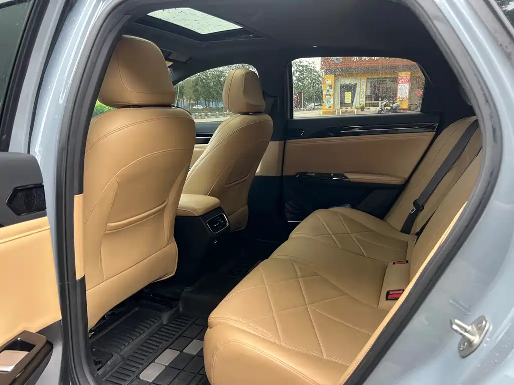 Geely Galaxy L6 2024 — фото 17