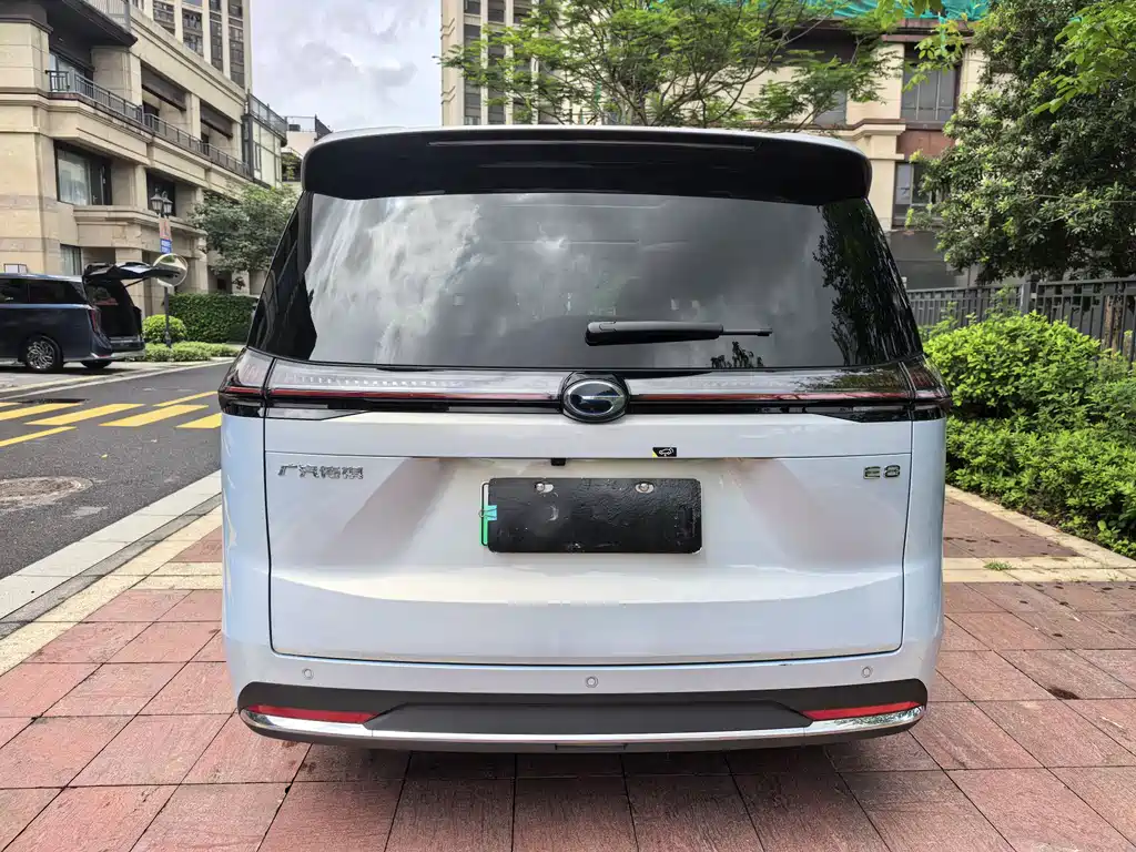 GAC Motor E8 PHEV 2024 — фото 5