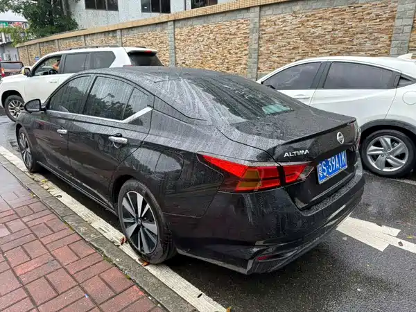 Nissan Teana 2022