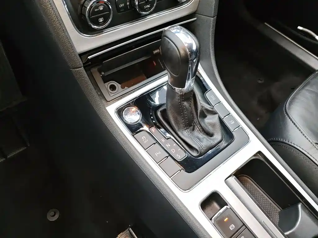Volkswagen Passat 2015 — фото 10