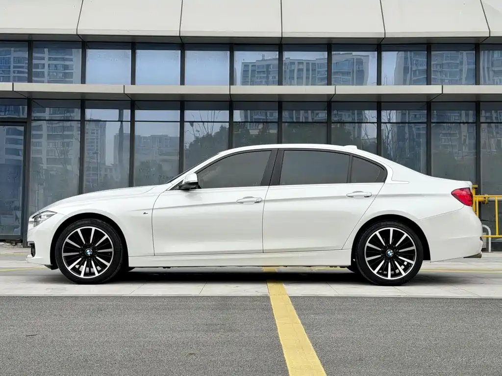 BMW 3 Series 2018 — фото 3