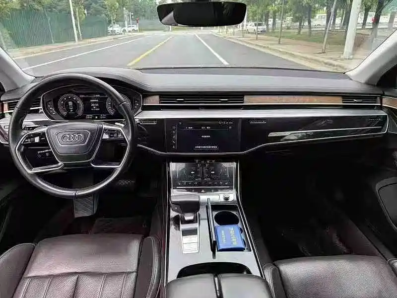 Audi A8 2019 — фото 9