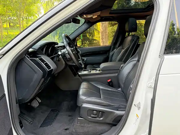 Land Rover Discovery 2019
