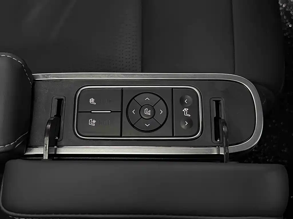 GAC Motor Trumpchi M8 2023 — фото 41