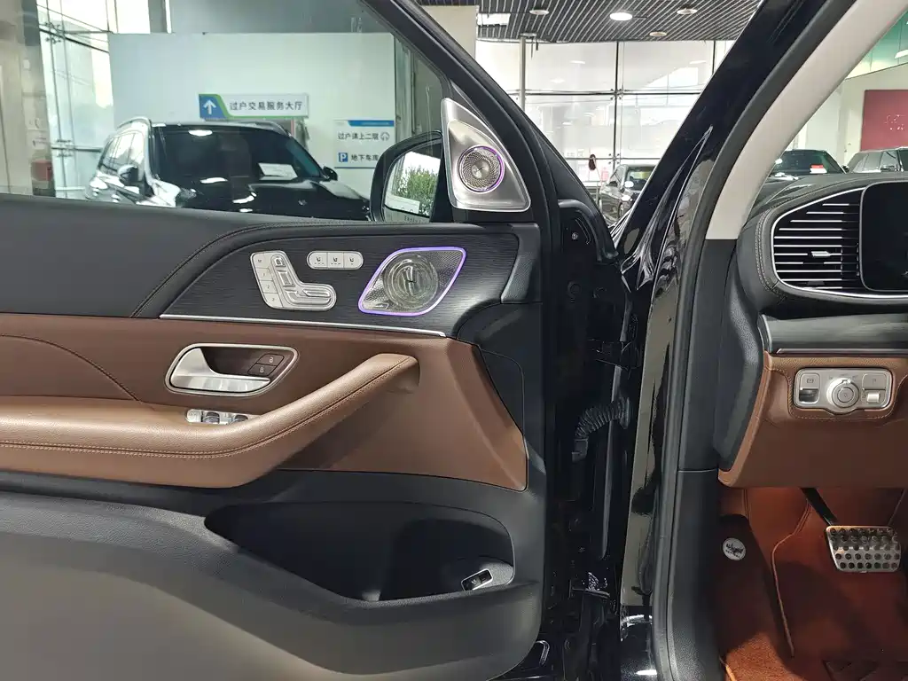 Mercedes-Benz GLS 2024 — фото 4