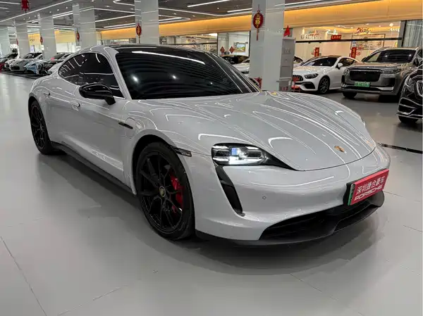 Porsche Taycan 2024