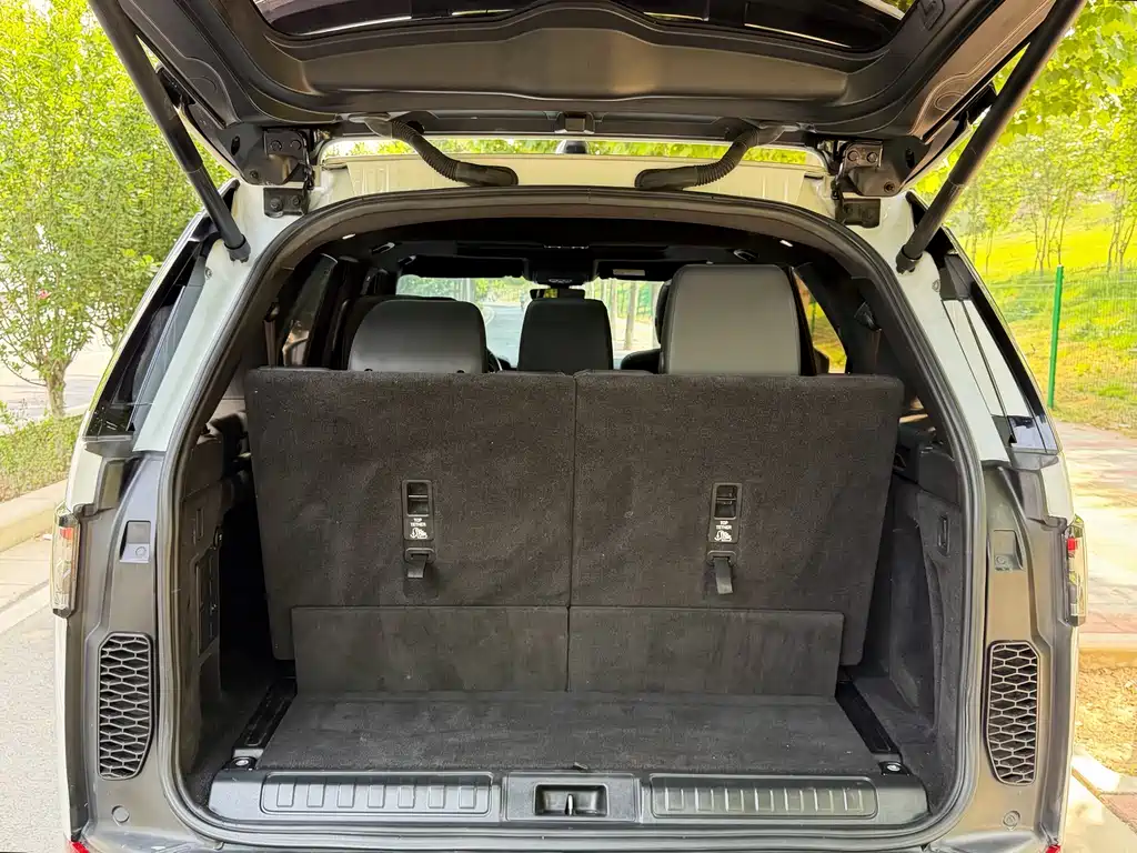 Land Rover Discovery 2019 — фото 15