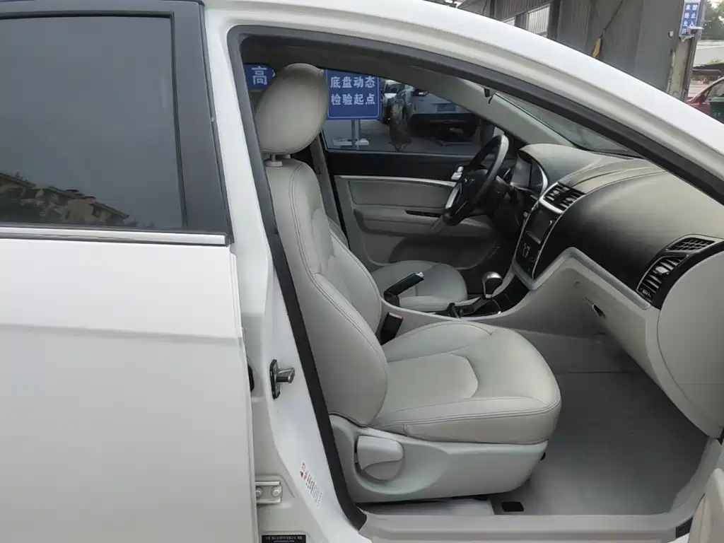 Geely Emgrand 2015 — фото 25