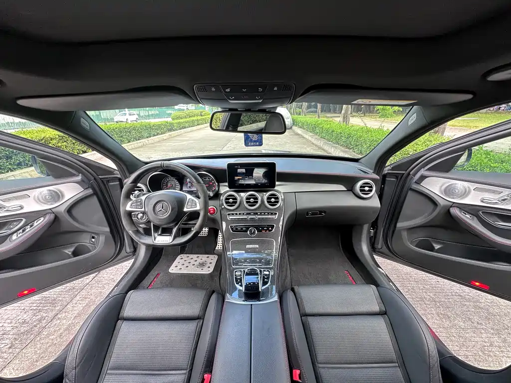 Mercedes-Benz C-Class AMG 2017 — фото 15