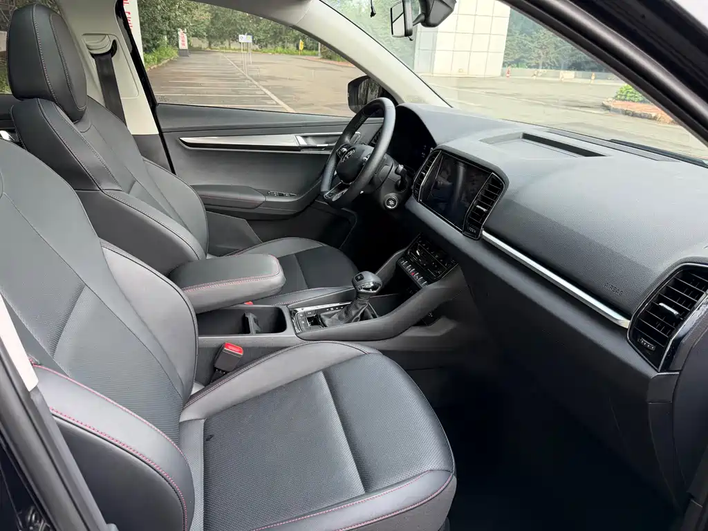 Skoda Karoq 2023 — фото 10