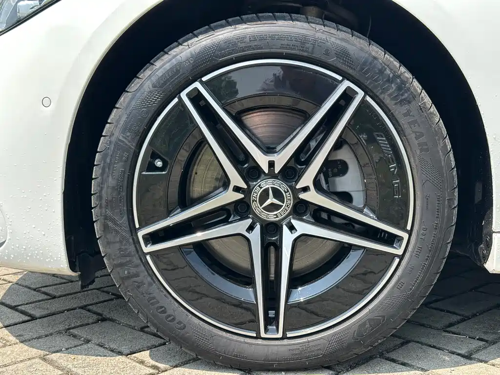 Mercedes-Benz C-Class 2025 — фото 16