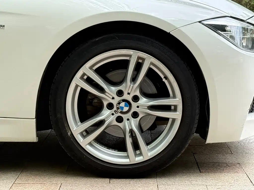 BMW 3 Series 2017 — фото 17