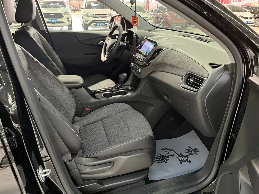 Chevrolet Equinox 2021 — фото 11