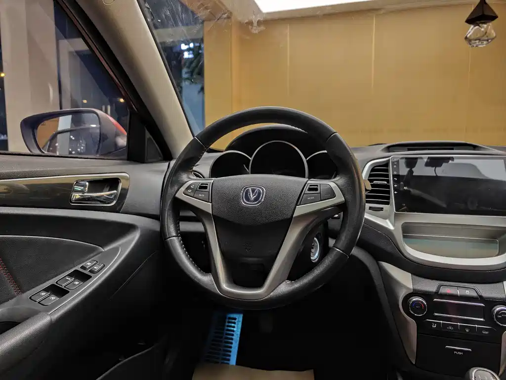 Changan Eado XT 2015 — фото 15