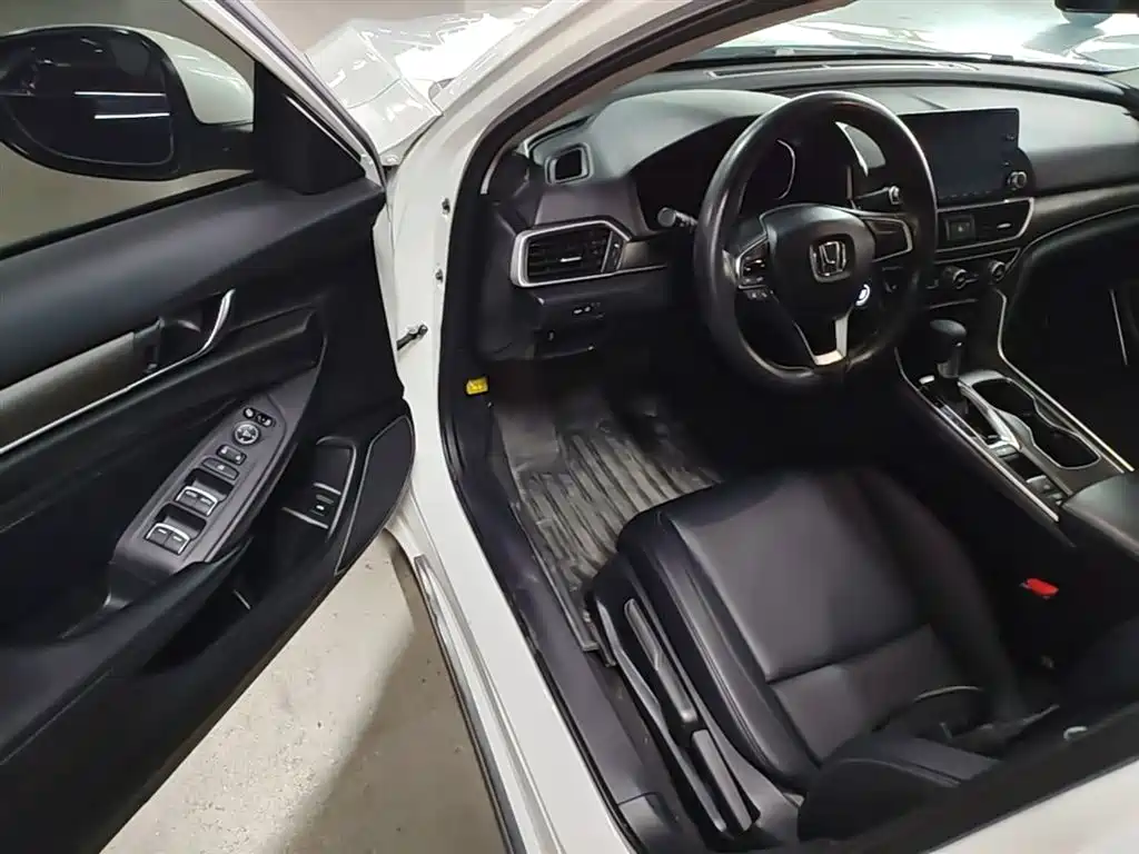 Honda Accord 2019 — фото 16