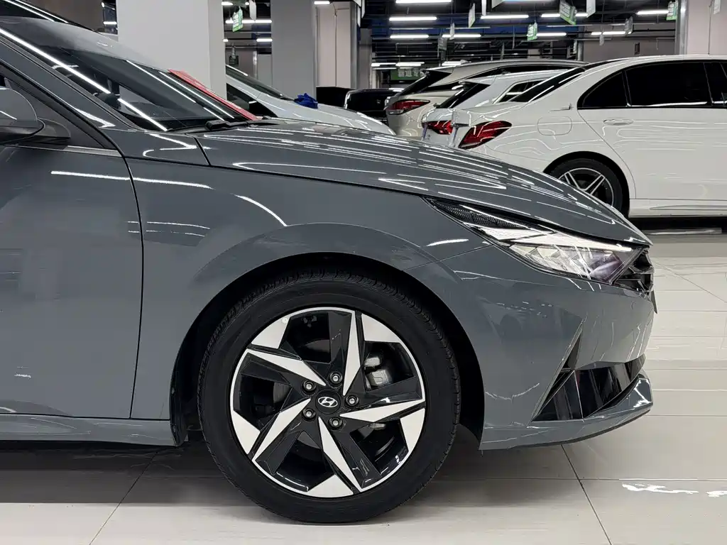 Hyundai Elantra 2023