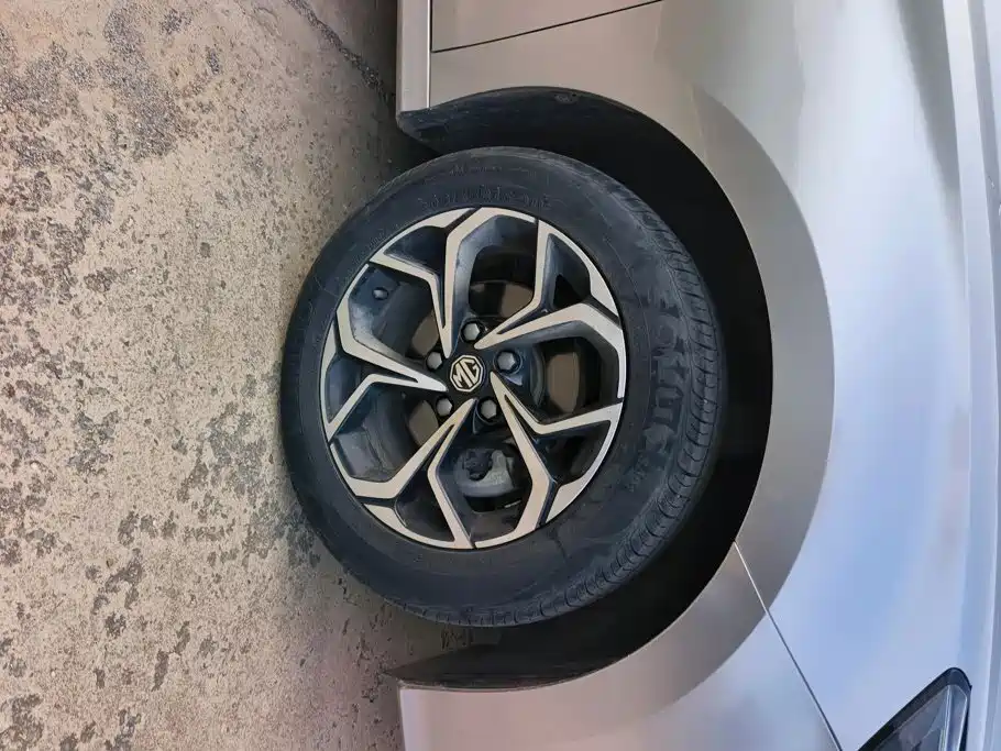 MG MG5 2023