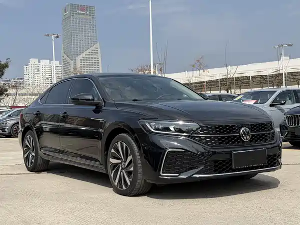 Volkswagen Passat 2022