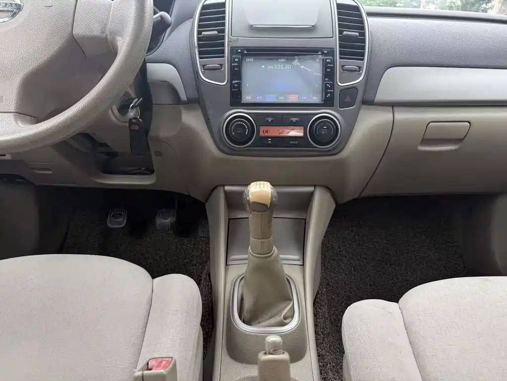 Nissan Sylphy 2015 — фото 8