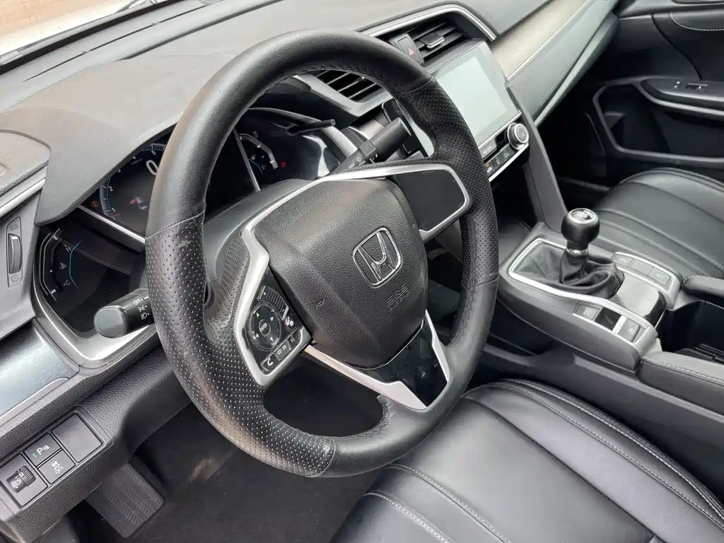 Honda Civic 2018 — фото 14