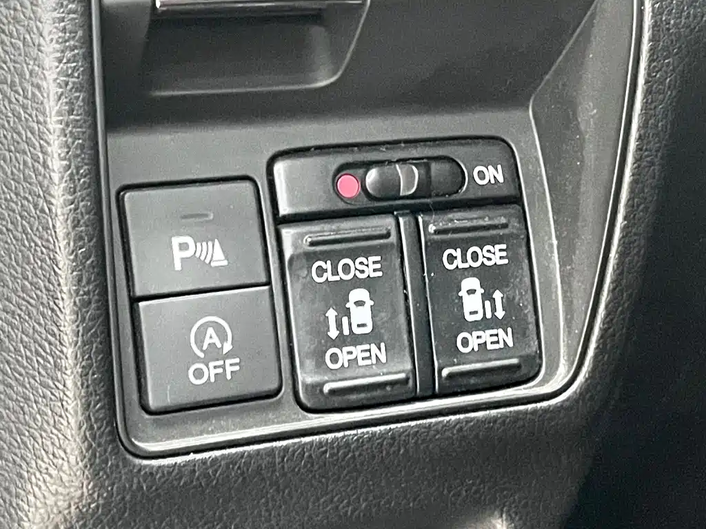 Honda Elysion 2018 — фото 17