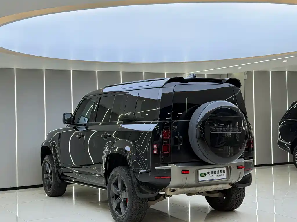 Land Rover Defender 2022 — фото 7
