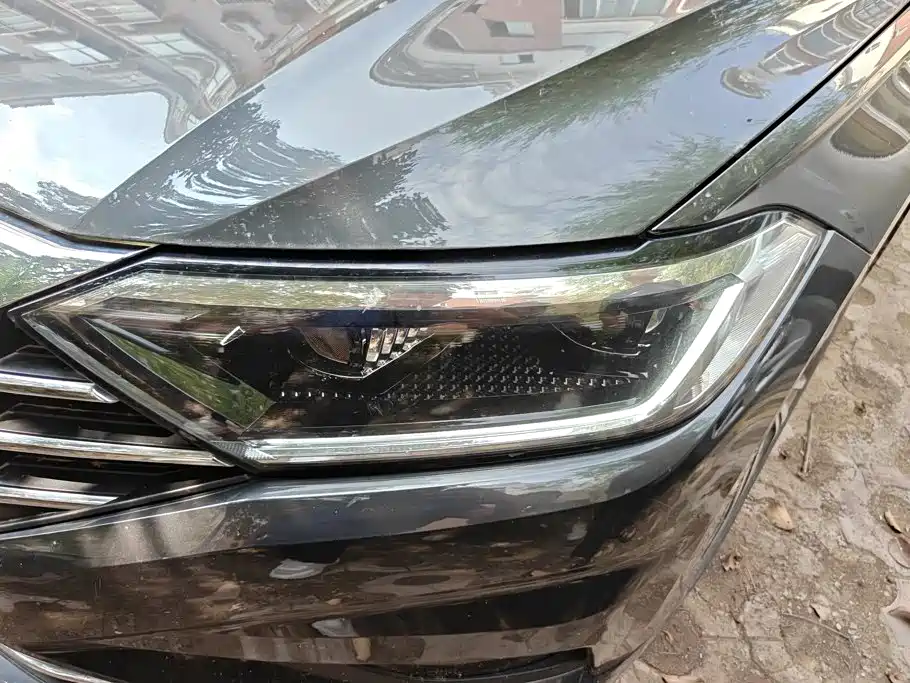 Volkswagen Sagitar 2021