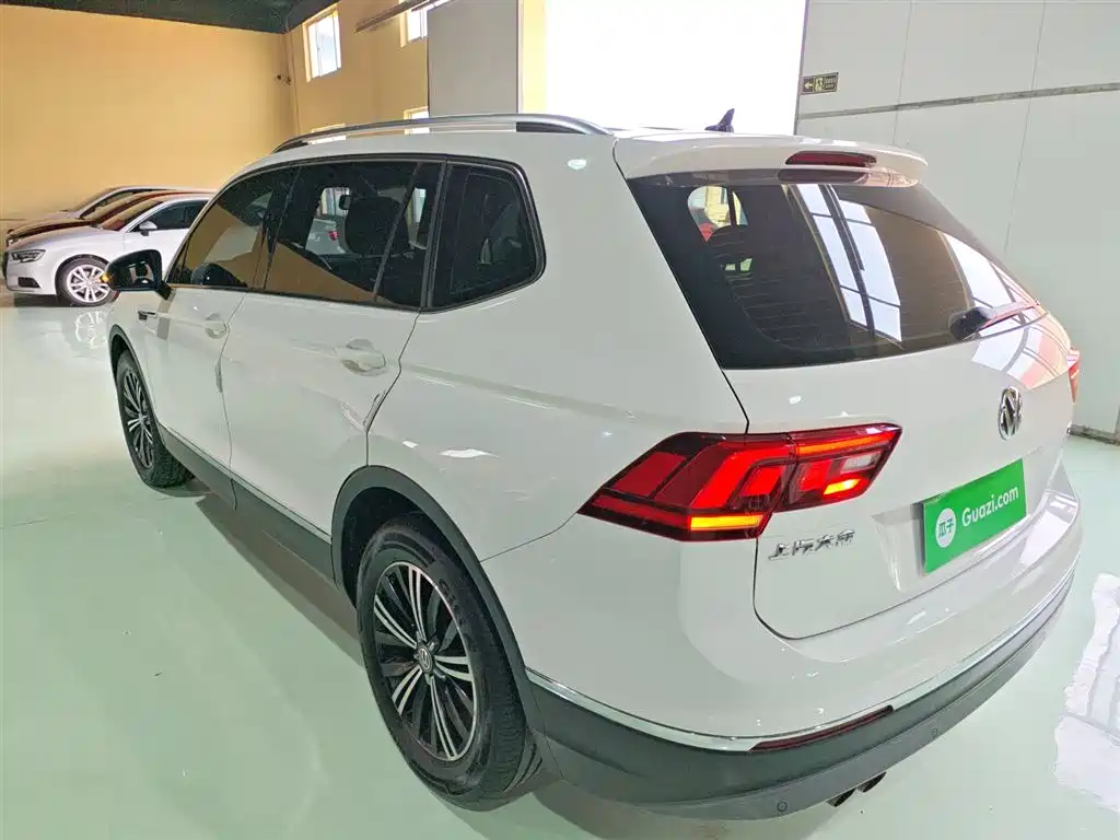 Volkswagen Tiguan L 2020 — фото 23