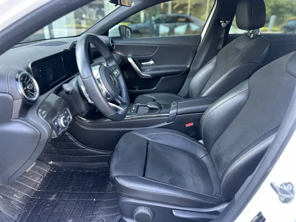 Mercedes-Benz A-Class 2019 — фото 15