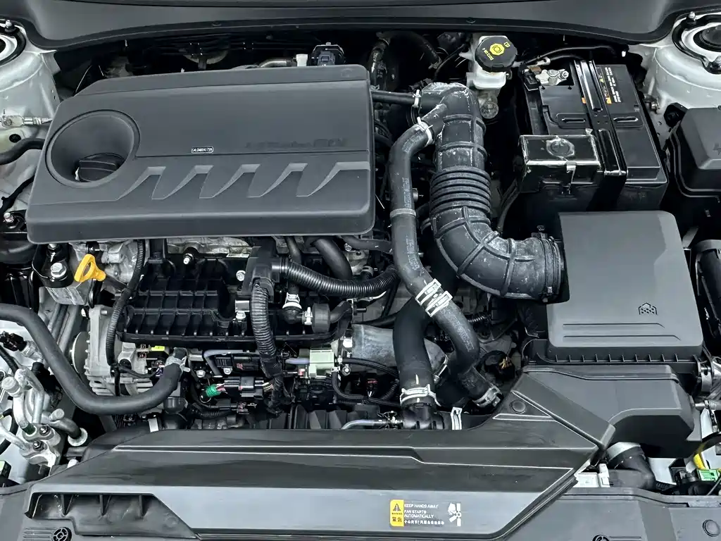 Hyundai Elantra 2023 — фото 20