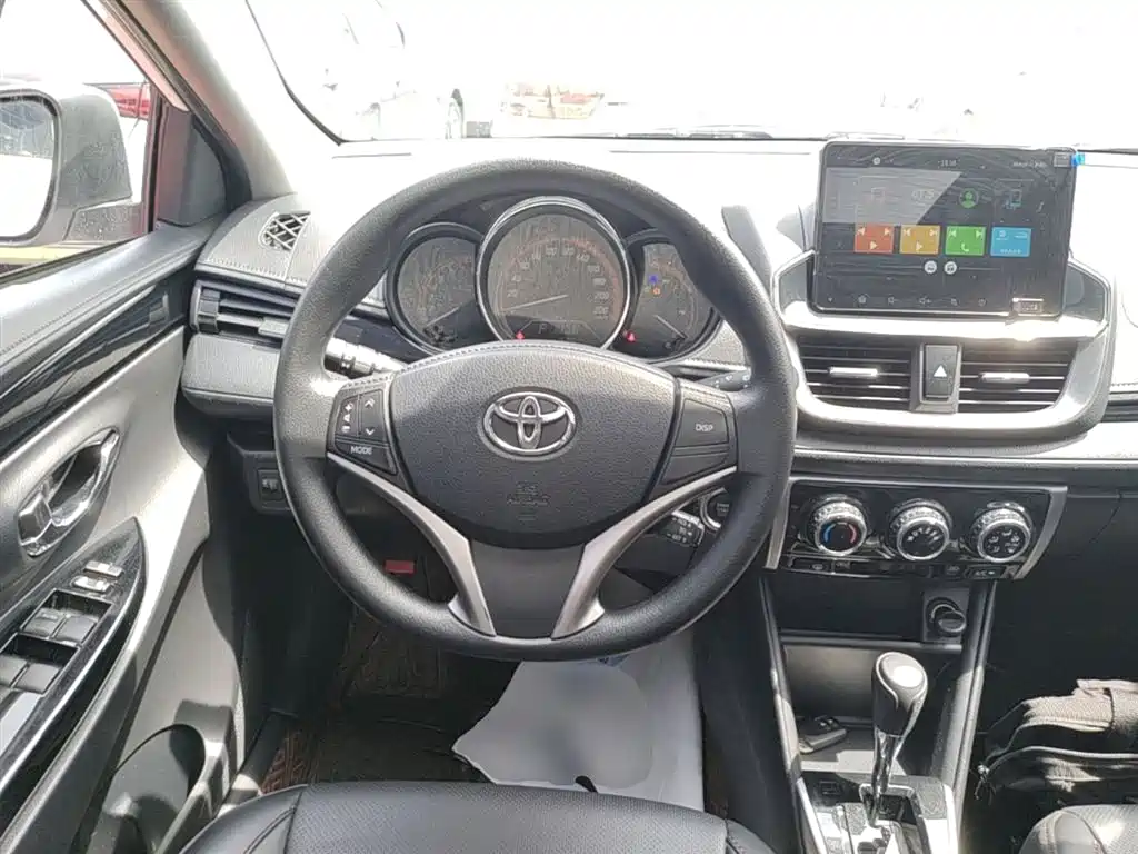Toyota Yaris L 2020 — фото 11