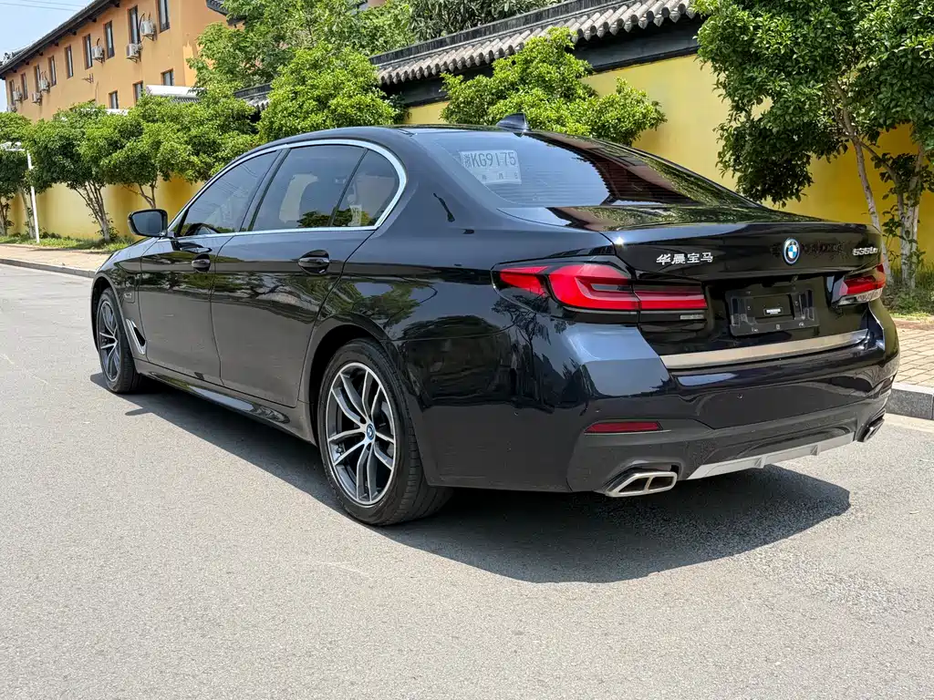 BMW 5 Series New Energy 2022 — фото 10