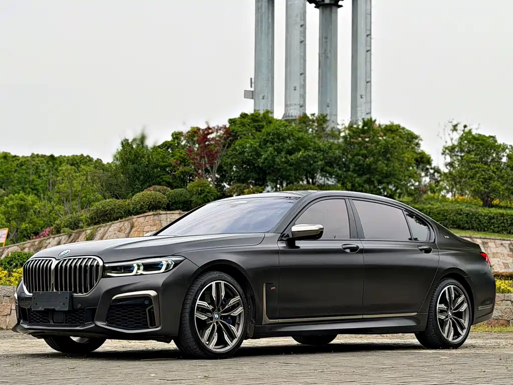 BMW 7 Series 2020 — фото 1