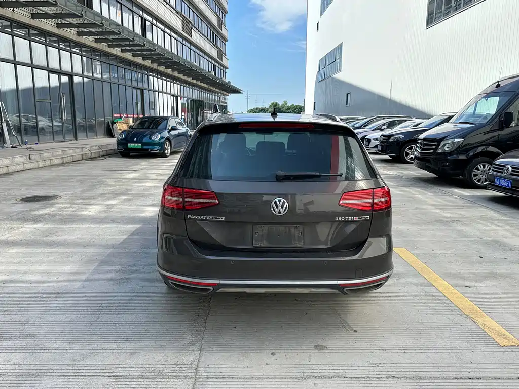 Volkswagen Viloran 2017