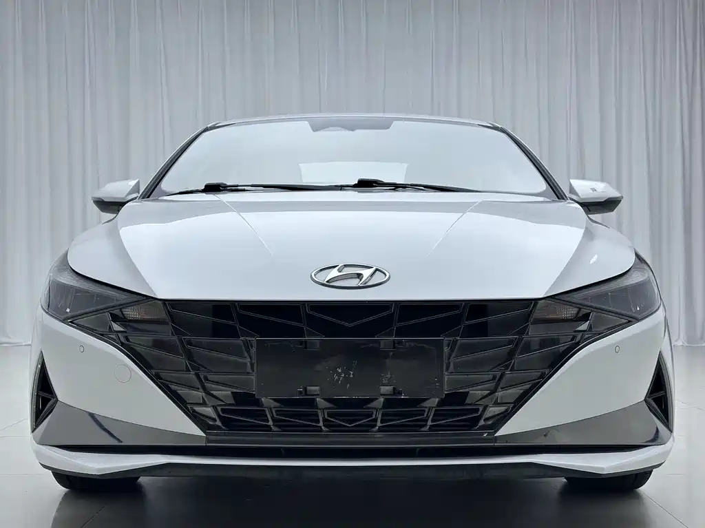 Hyundai Elantra 2023