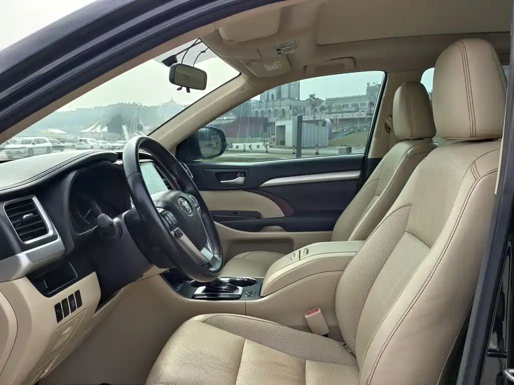 Toyota Highlander 2017 — фото 16