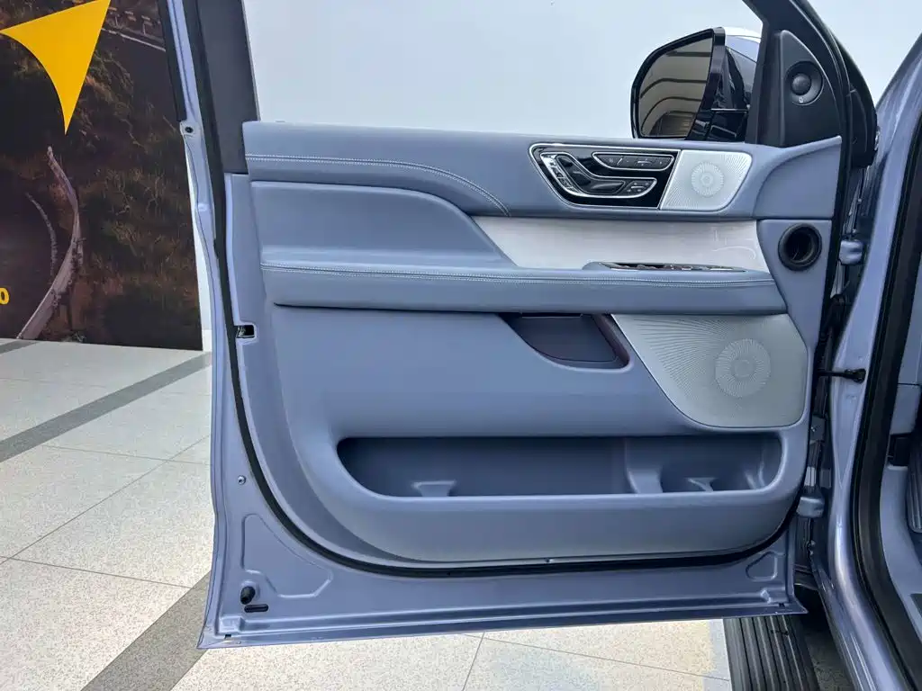 Lincoln Navigator 2019 — фото 11