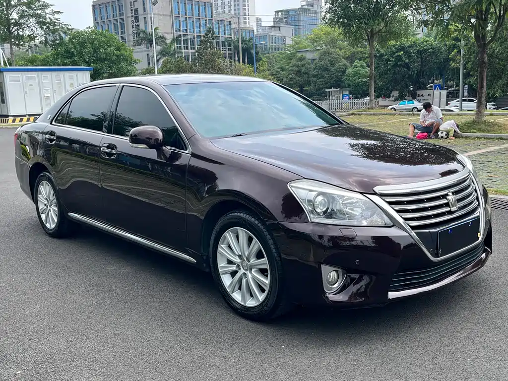 Toyota Crown 2013 — фото 3