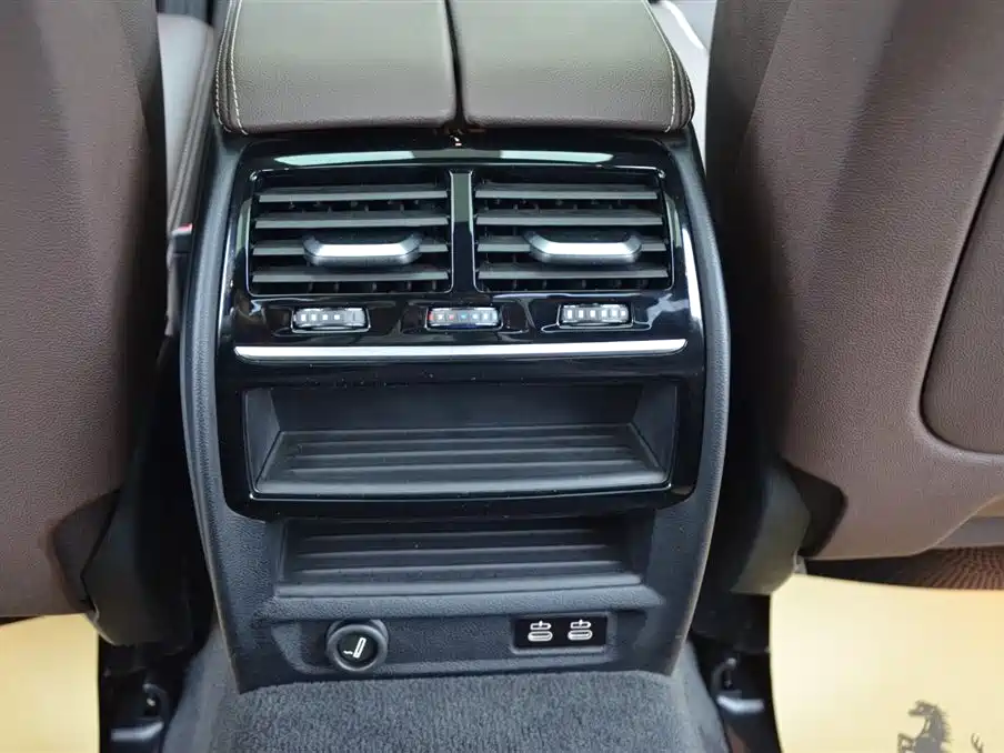 BMW 5 Series 2023 — фото 13