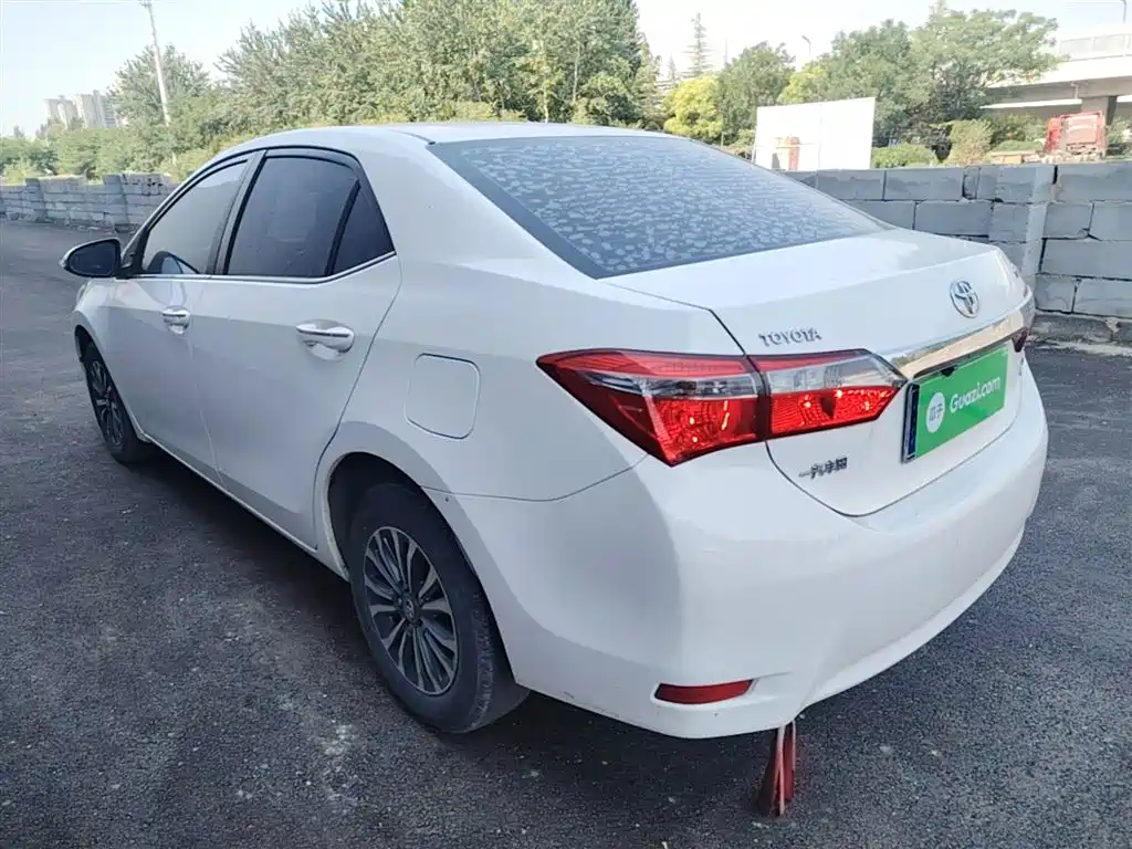 Toyota Corolla 2018 — фото 5
